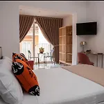 Maison S Bed & Breakfast 3*